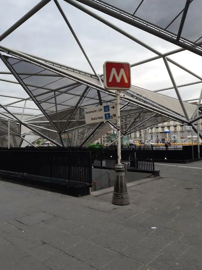 Metropolis Stazione Centrale Neapel